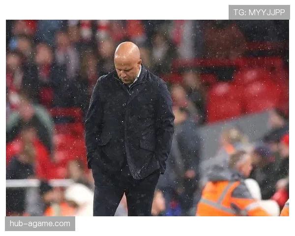 曼联，防线何时崩塌？战术体系危机让豪门地位岌岌可危！